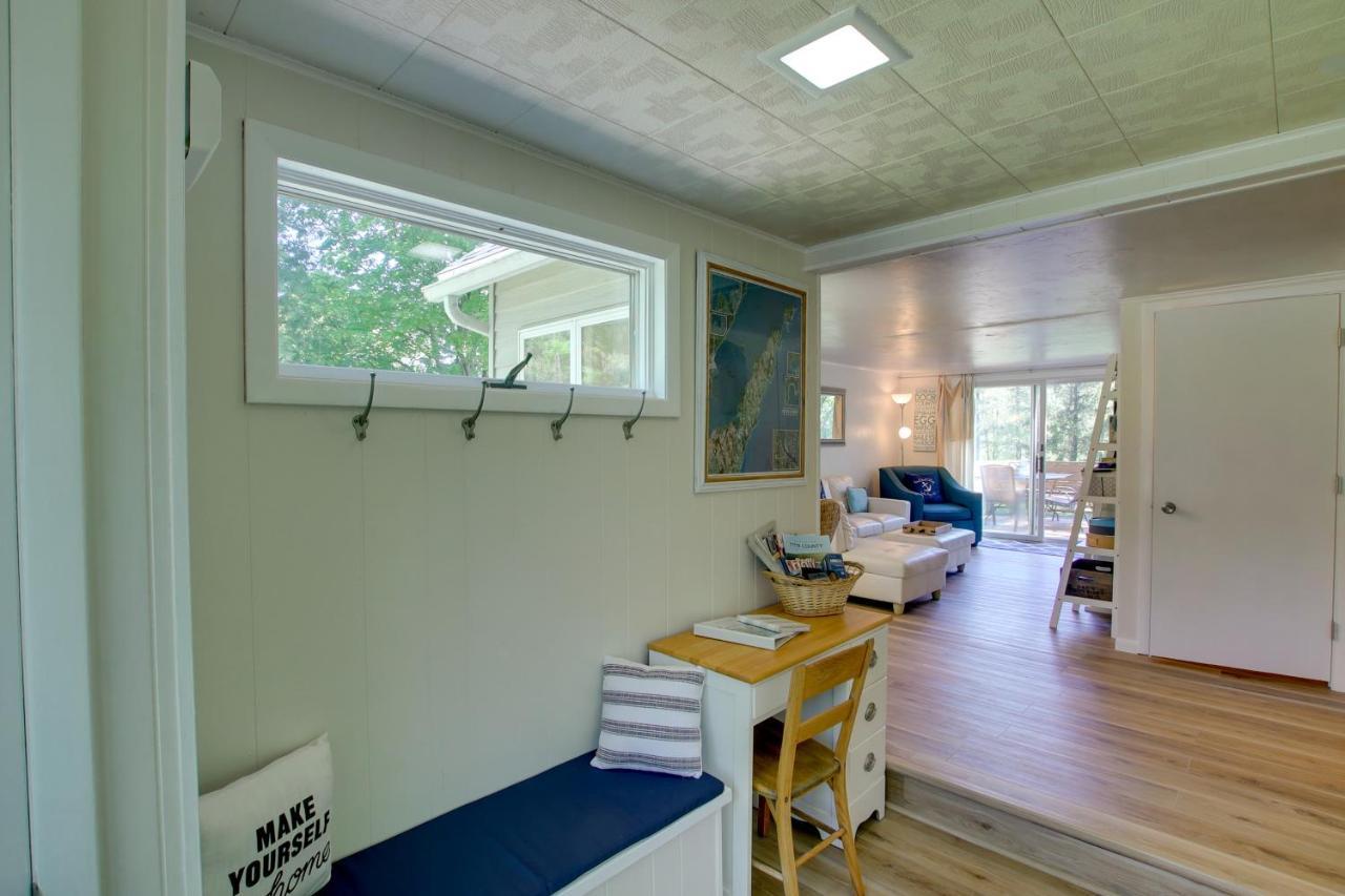 Updated Home With Deck 2 Mi To Sister Bay Beach! Bagian luar foto