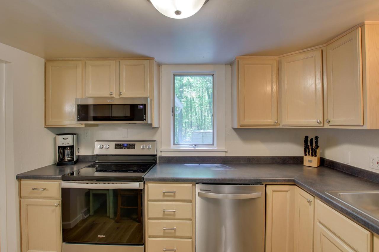 Updated Home With Deck 2 Mi To Sister Bay Beach! Bagian luar foto
